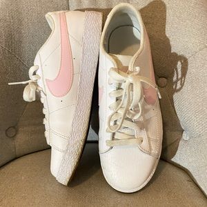 NIKE BLAZERS LOW TOP PINK CHECK